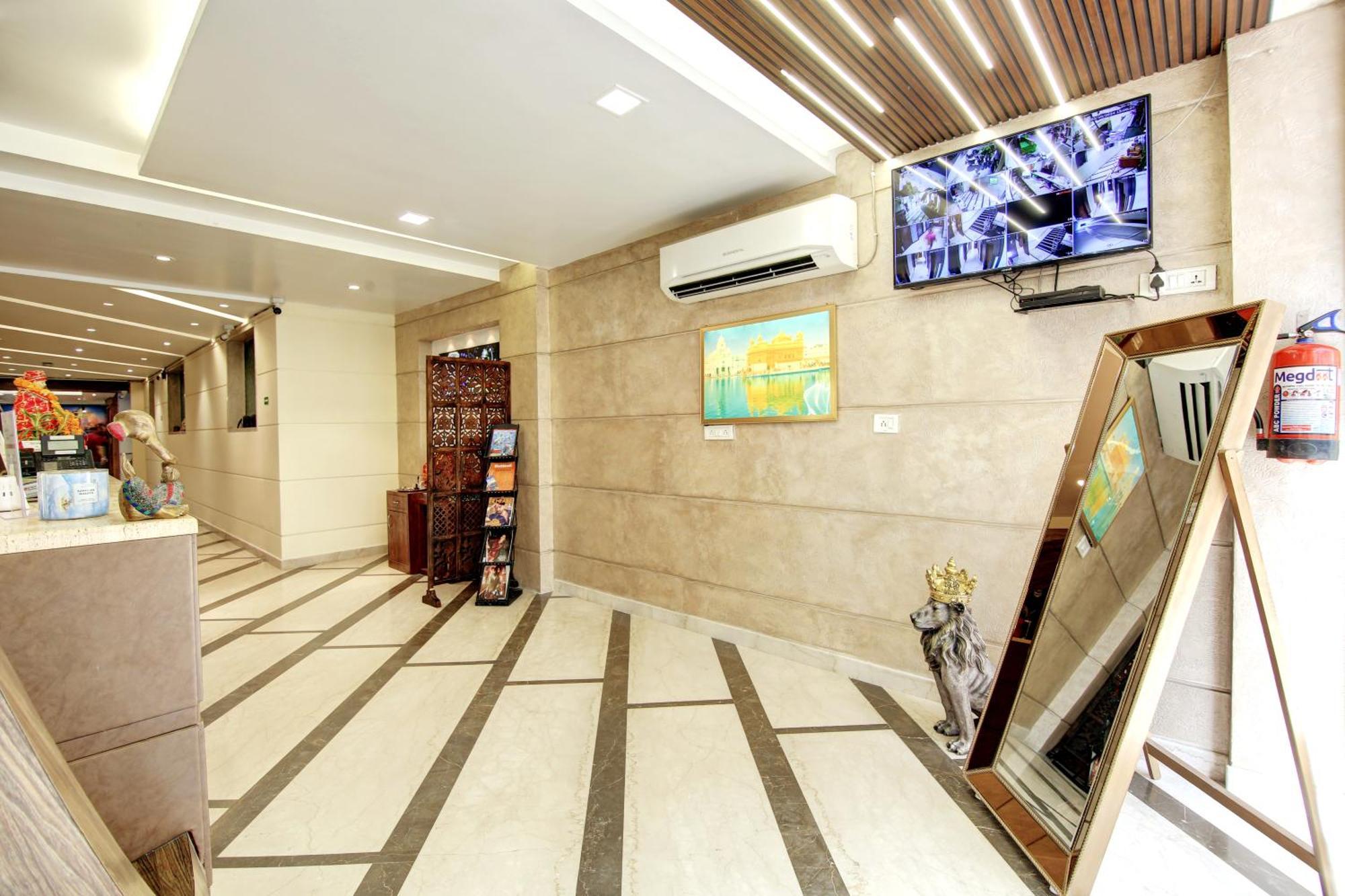 Hotel Neu Villa - Near Connaught Place & New Delhi Railway Station Exterior foto